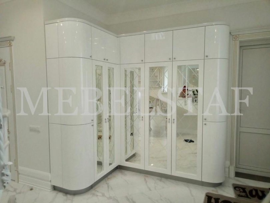 Встраиваемый угловой шкаф в классическом стиле цвета Белый Премиум гладкий / Белый глянец, Зеркало (7 дверей) Фото 2