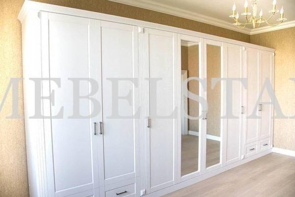 Зеркальный шкаф в стиле прованс цвета Белый / Массив Бианко (8 дверей)