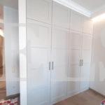 Шкаф в спальню в стиле неоклассика цвета Серый / Серый софт (4 двери) Фото 1