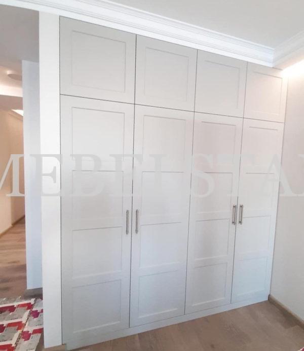 Шкаф в спальню в стиле неоклассика цвета Серый / Серый софт (4 двери)