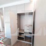 Шкаф в спальню в стиле неоклассика цвета Серый / Серый софт (4 двери) Фото 4