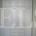 Шкаф в спальню в классическом стиле цвета Белый / Массив браш серебро (4 двери) Фото 3