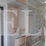 Шкаф в прихожую в стиле модерн цвета Белый / Серебро, Ясень натуральный (3 двери) Фото 4