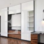 Шкаф в гостиную в стиле хай-тек цвета Диамант серый / Белый глянец, Дуб хантон темный (6 дверей) Фото 1