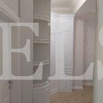 Встраиваемый угловой шкаф в классическом стиле цвета Белый Премиум гладкий / Белый глянец (5 дверей) Фото 3
