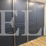 Встраиваемый шкаф в стиле неоклассика цвета Дуб сонома / Массив деним (4 двери) Фото 1