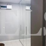 Встраиваемый шкаф в стиле минимализм цвета Белый / Серебро (4 двери) Фото 2