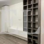 Шкаф в гостиную в стиле минимализм цвета Белый, Камень темный / Белый глянец (7 дверей) Фото 1