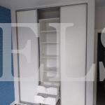 Встраиваемый шкаф в стиле минимализм цвета Белый / Белый (3 двери) Фото 3