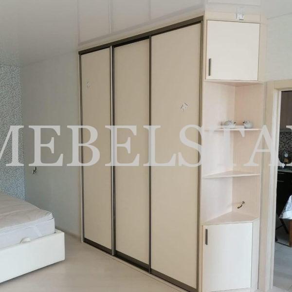 Встраиваемый шкаф в стиле минимализм цвета Перламутр / Перламутр (4 двери)