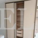 Встраиваемый шкаф в стиле минимализм цвета Перламутр / Перламутр (4 двери) Фото 3