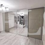 Встраиваемый шкаф цвета Белый Премиум гладкий / Зеркало, кофе (4 двери) Фото 1