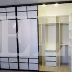 Гардеробный шкаф в стиле модерн цвета Белый / Белый (4 двери) Фото 2