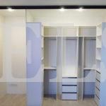 Гардеробный шкаф в стиле модерн цвета Белый / Белый (4 двери) Фото 5