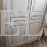 Встраиваемый угловой шкаф в классическом стиле цвета Титан / Антик серебро (2 двери) Фото 6