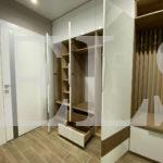 Шкаф в прихожую в стиле модерн цвета Пикар / Белый глянец (4 двери) Фото 2