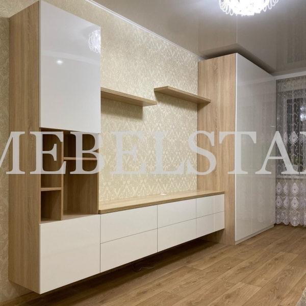Шкаф в гостиную в стиле минимализм цвета Пикар / Белый глянец (7 дверей)