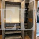 Шкаф в прихожую в стиле модерн цвета Бетон чикаго / Бетон чикаго, Дуб хантон темный (4 двери) Фото 4