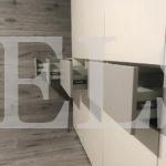 Шкаф в спальню в стиле минимализм цвета Белый / Белый, Серый (5 дверей) Фото 4