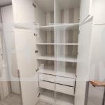 Шкаф с крашеными фасадами в стиле минимализм цвета Белый базовый / Белый (6 дверей) Фото 4