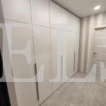 Шкаф с крашеными фасадами в стиле минимализм цвета Белый базовый / Белый (6 дверей) Фото 7