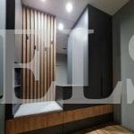Шкаф с крашеными фасадами в стиле хай-тек цвета Дуб сонома / Антрацитово-серый (4 двери) Фото 2