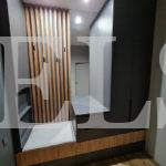 Шкаф с крашеными фасадами в стиле хай-тек цвета Дуб сонома / Антрацитово-серый (4 двери) Фото 3