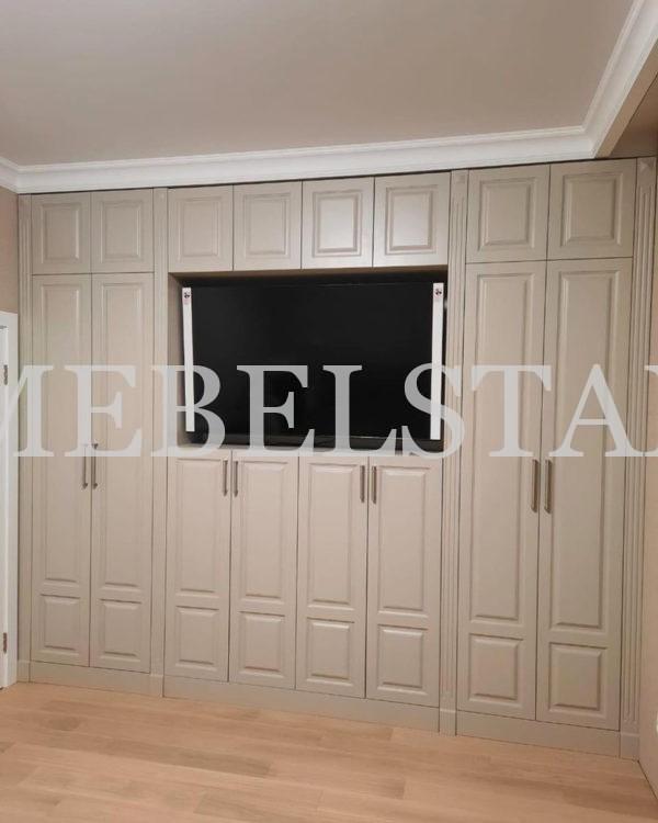 Шкаф в гостиную в стиле неоклассика цвета Перламутр / Крем софт (8 дверей)