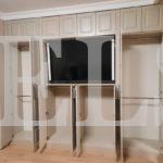 Шкаф в гостиную в стиле неоклассика цвета Перламутр / Крем софт (8 дверей) Фото 2
