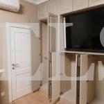 Шкаф в гостиную в стиле неоклассика цвета Перламутр / Крем софт (8 дверей) Фото 3