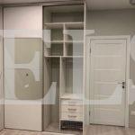 Шкаф до потолка цвета Белый Премиум гладкий / Зеркало, Панакота софт (2 двери) Фото 4