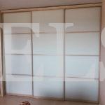 Шкаф в нишу в стиле модерн цвета Дуб атланта / Белый (3 двери) Фото 2