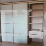 Шкаф в нишу в стиле модерн цвета Дуб атланта / Белый (3 двери) Фото 3
