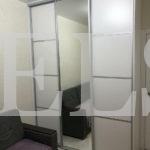 Зеркальный шкаф в стиле минимализм цвета Белый / Белый, Серебро (3 двери) Фото 1