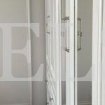Шкаф с крашеными фасадами в классическом стиле цвета Белый / Сигнальный белый (4 двери) Фото 3