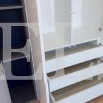 Шкаф с фасадами МДФ в пленке в стиле минимализм цвета Белый, Диамант серый / Белый (5 дверей) Фото 1