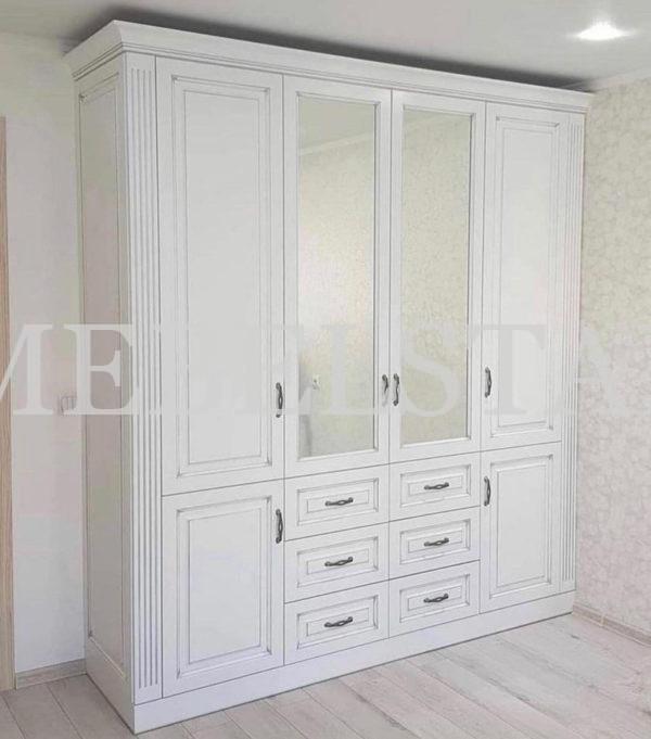 Шкаф с фасадами МДФ в пленке в классическом стиле цвета Белый / Белый, Серебро (4 двери)