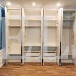 Распашной шкаф в стиле минимализм цвета Белый / Белый (8 дверей) Фото 3