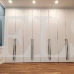 Распашной шкаф в стиле минимализм цвета Белый / Белый (8 дверей) Фото 2