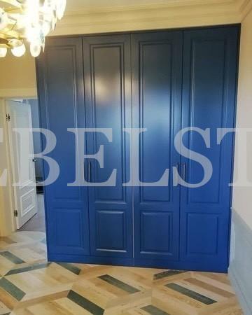 Шкаф с крашеными фасадами в стиле модерн цвета Белый / Синий бледный (4 двери)