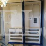 Шкаф с крашеными фасадами в стиле модерн цвета Белый / Синий бледный (4 двери) Фото 3