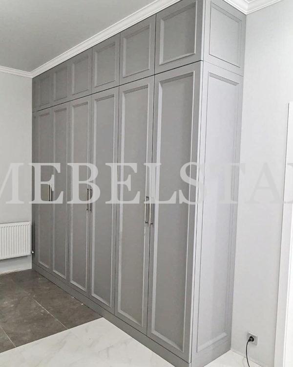 Шкаф с крашеными фасадами в стиле модерн цвета Титан / Галечный серый (6 дверей)