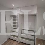 Распашной шкаф в стиле минимализм цвета Белый / Белый глянец (4 двери) Фото 2