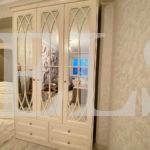 Шкаф с крашеными фасадами в стиле модерн цвета Дуб млечный / Слоновая кость (3 двери) Фото 2