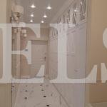 Шкаф с крашеными фасадами в стиле прованс цвета Белый / Сигнальный белый (10 дверей) Фото 1