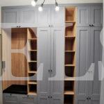 Шкаф в прихожую в стиле прованс цвета Дуб сонома / Эринус матовая (7 дверей) Фото 1