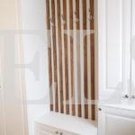 Шкаф с крашеными фасадами в классическом стиле цвета Белый / Сигнальный белый (8 дверей) Фото 3