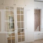 Шкаф с крашеными фасадами в классическом стиле цвета Белый / Сигнальный белый (8 дверей) Фото 6