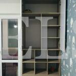 Шкаф вокруг окна в классическом стиле цвета Дуб млечный / Белый софт (4 двери) Фото 5