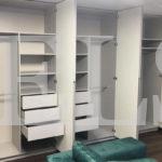 Шкаф с крашеными фасадами в стиле минимализм цвета Светло-серый / Светло-серый (6 дверей) Фото 2
